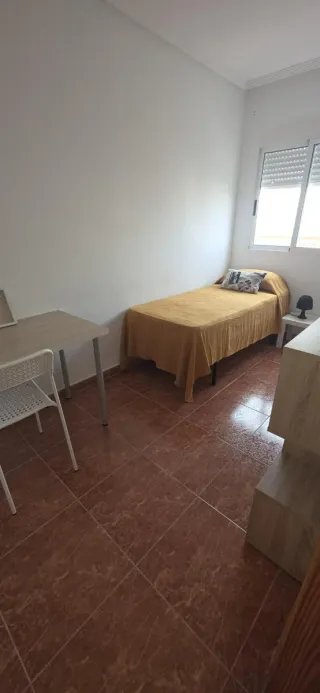 Torrevieja (Alicante)agencia vende piso