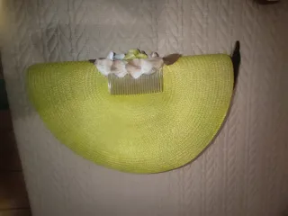 Tocado Pamela Mujer Flores Pluma