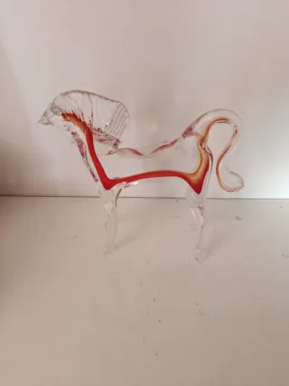 Cavallo di vetro Murano rosso e trasparente