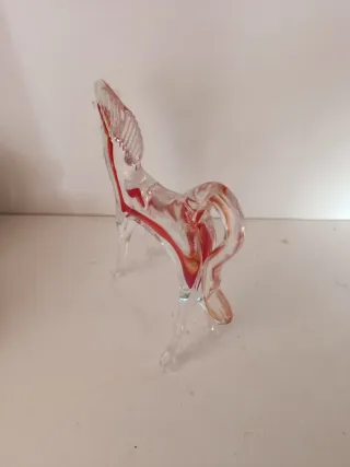 Cavallo di vetro Murano rosso e trasparente