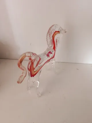 Cavallo di vetro Murano rosso e trasparente