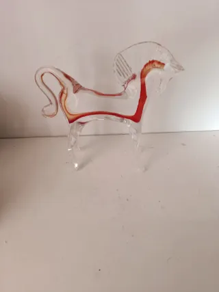 Cavallo di vetro Murano rosso e trasparente