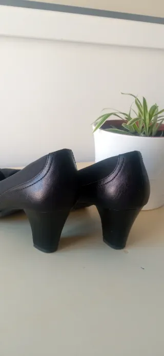 N° 40 Zapatos negros tacón