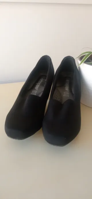 N° 40 Zapatos negros tacón