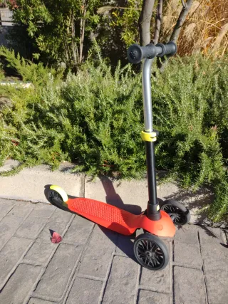 Patinete infantil 3 ruedas ajustable hasta 5 años