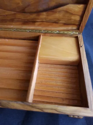 Scatola di sigari e sigarette con musica