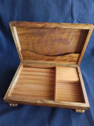 Scatola di sigari e sigarette con musica