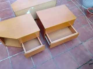 Cajoneras de madera marrones