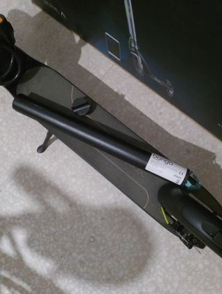 Patinete Eléctrico Bongo Cecotec Serie A 700W