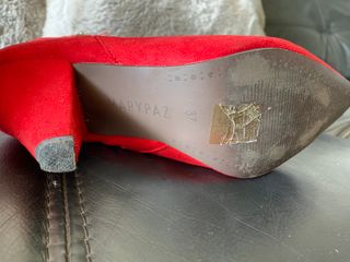 Botines rojos piel vuelta