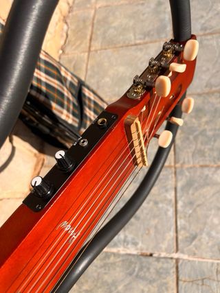 Guitarra de viaje Arrow plegable