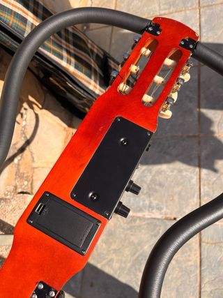 Guitarra de viaje Arrow plegable