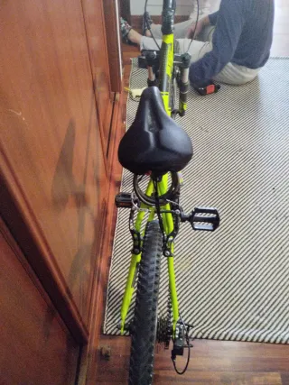 Bicicleta B TWIN Rockrider 24