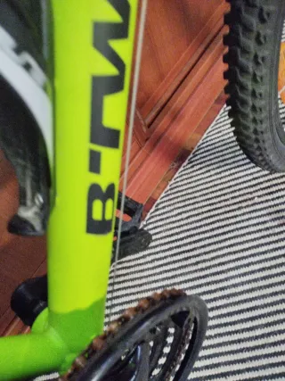 Bicicleta B TWIN Rockrider 24