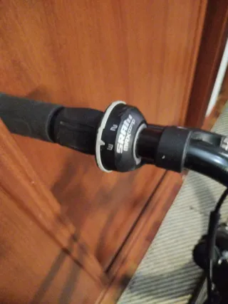 Bicicleta B TWIN Rockrider 24