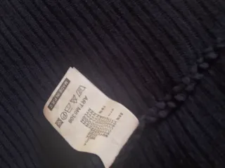 Cardigan blu con bottoni gioiello