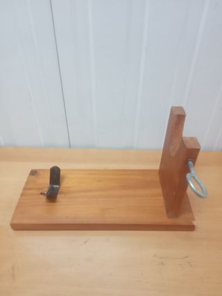 Jamonero de madera y metal