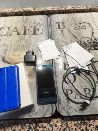 Móvil Sony Xperia Azul marino