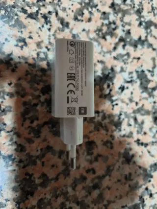 Móvil Sony Xperia Azul marino + 2 cargadores.