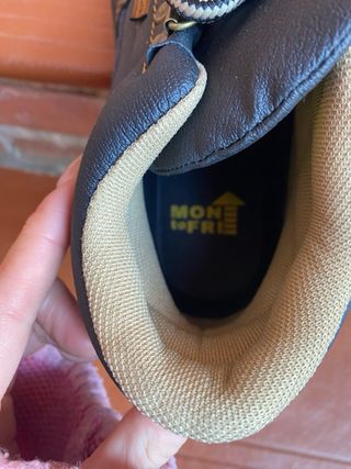 Zapatillas de trabajo negras y marrones con metal