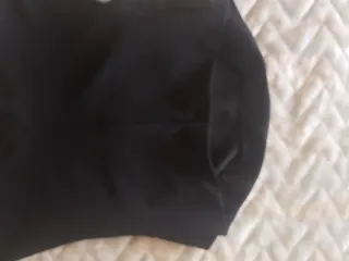 Top spalle scoperte con bottoni oro