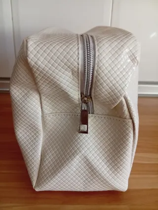 Neceser estuche bolsa aseo a estrenar