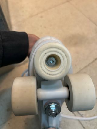 Patines blancos talla 38 + protecciones