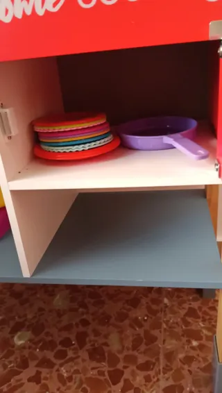 Cucina giocattolo in legno