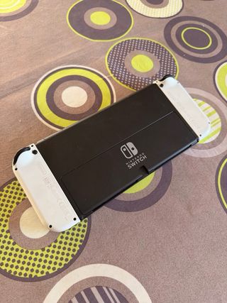 Nintendo Switch OLED + Mando + Base Carga