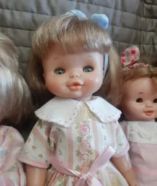 Lote 13 Muñecas Famosa y otras