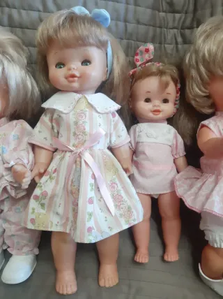 Lote 13 Muñecas Famosa y otras