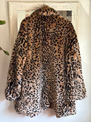 Abrigo leopardo Zara
