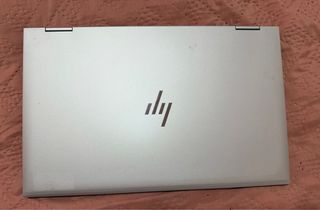 HP X360 1040 G7 Plata