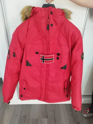Abrigo North Face Rojo
