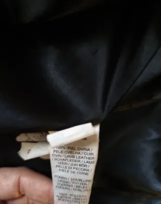 Abrigo gabardina cuero negro