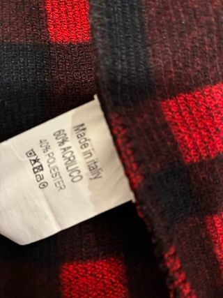 Cappotto in pile scozzese rosso e nero