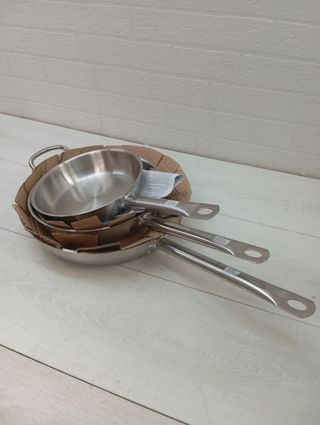 Set di 3 padelle in acciaio inossidabile per induzione Amazon Basics