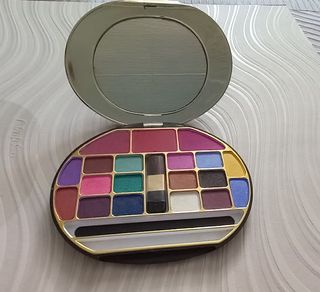 Estuche sombras y colorete