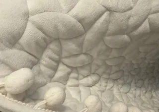 TIPI CON ALFOMBRA BLANCO