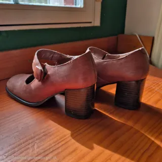 Zapatos Juancha de piel marrones