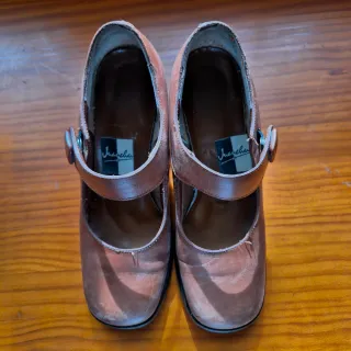 Zapatos Juancha de piel marrones