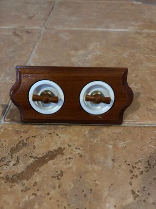 Interruptor Fontini Madera y Blanco