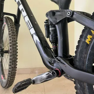 Bicicleta Trek Slash 9.8 29 L