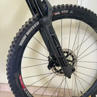 Bicicleta Trek Slash 9.8 29 L