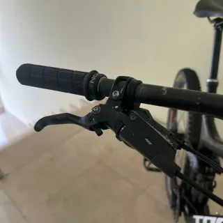 Bicicleta Trek Slash 9.8 29 L