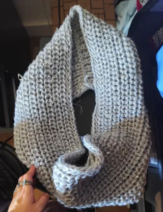 Bufanda /Cuello de punto gris con lentejuelas