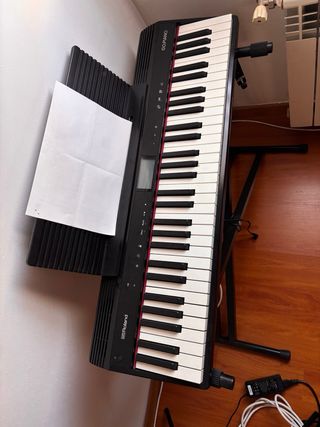 Piano Roland GO:KEYS 61 + soporte de pie