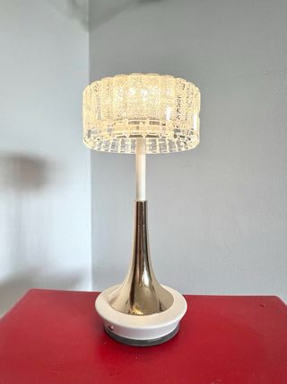 Lámpara Led 3 Tonos de mesa dorada y cristal