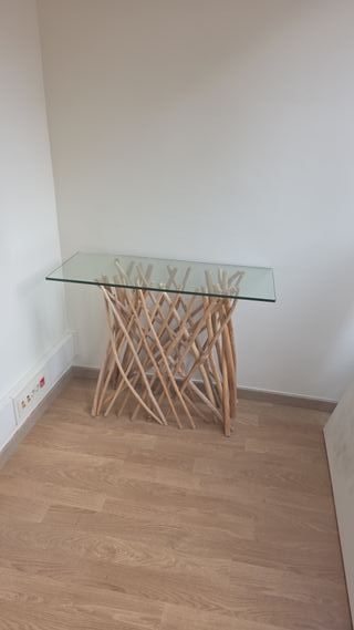 Mesa recibidor cristal y ramas