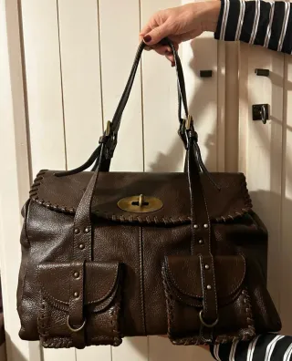 Bolso de piel marrón